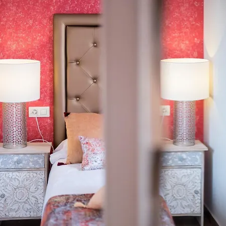 Alhambra Boutique By Pmc Lägenhetshotell 3*